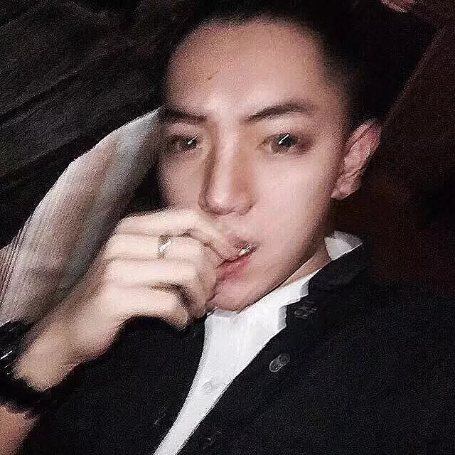 姬萍竹容