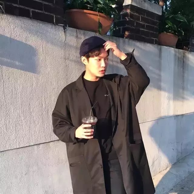 戚辉烟磊